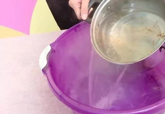 衣服上的小黑点怎么去,衣服出现小黑点怎么办