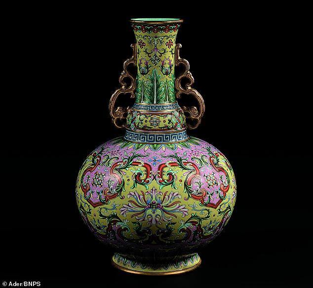 清代古董青花人物花瓶,清朝乾隆古董花瓶