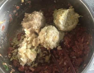 酸菜馅饺子这样调馅才好吃,酸菜饺子馅怎么调最简单的方法