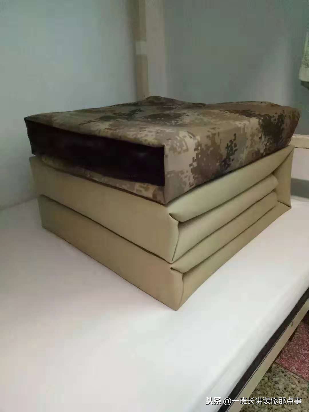 部队的被子怎么叠视频慢动作,部队被子怎么叠成豆腐块