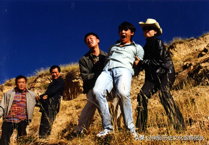 赵宝刚重走一回青春,越过山丘才发现无人等候完整视频