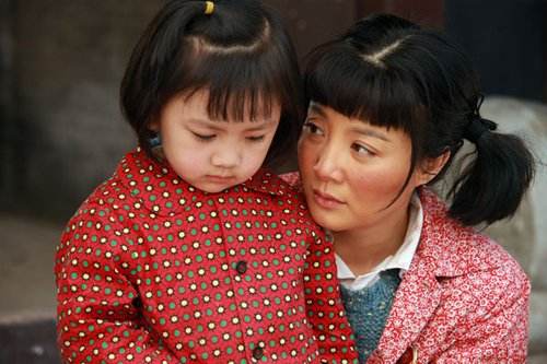 孩子死亡后家长的反应,小孩儿吐血痛哭