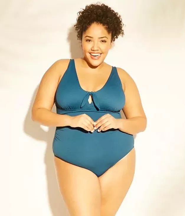 有病吗?出国旅行必逛的居然是国内也有的耐克和HM?