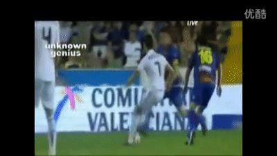 球王也假摔？盘点C罗假摔