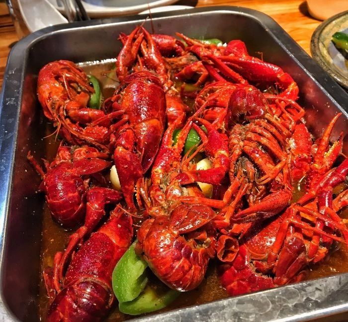 南宁美食推荐必吃龙虾,南宁最好吃的五香龙虾