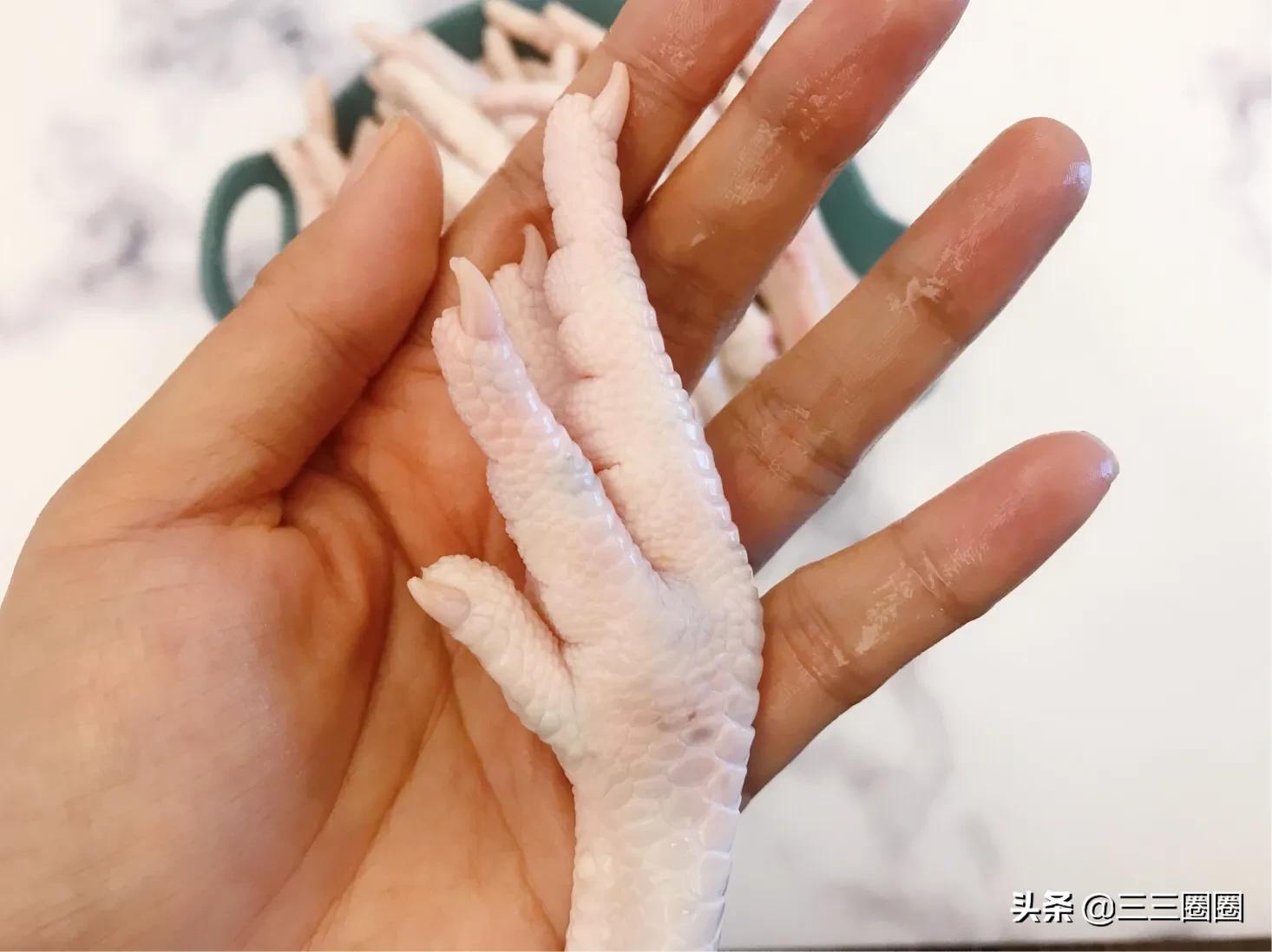 鸡爪怎么做软烂脱骨而不碎,又硬又入味的鸡爪怎么做的