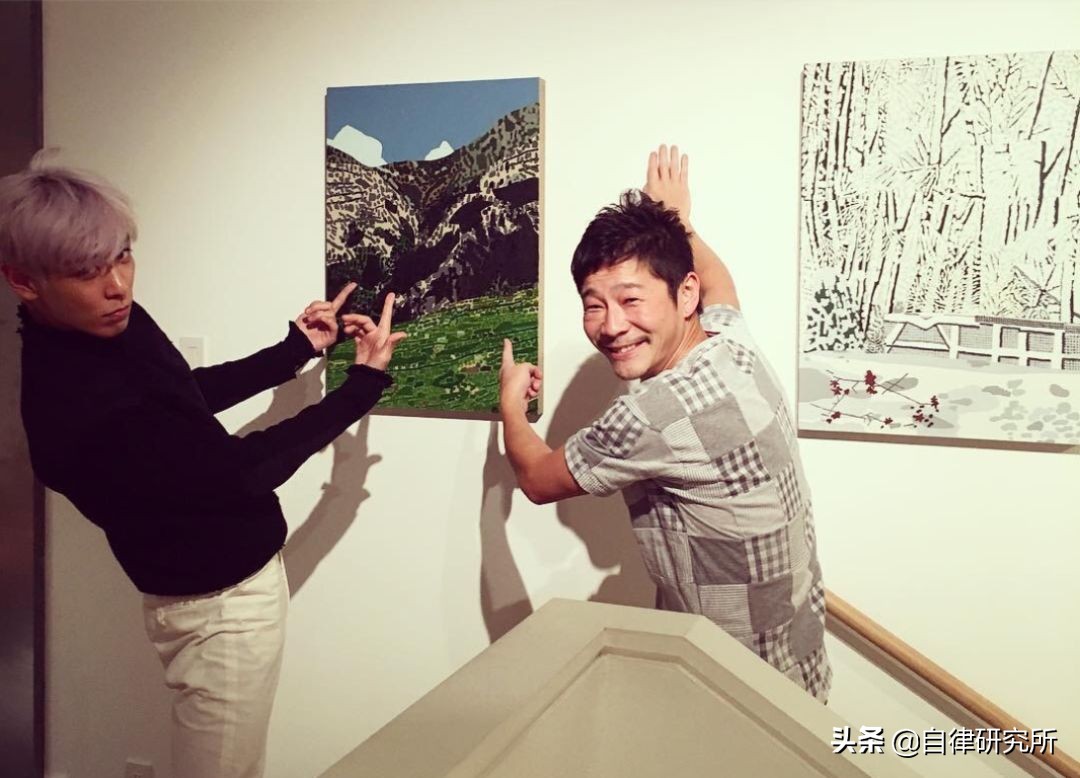 送10亿,征女友包下火箭登月高中毕业的他为何成为日本最潮富一代