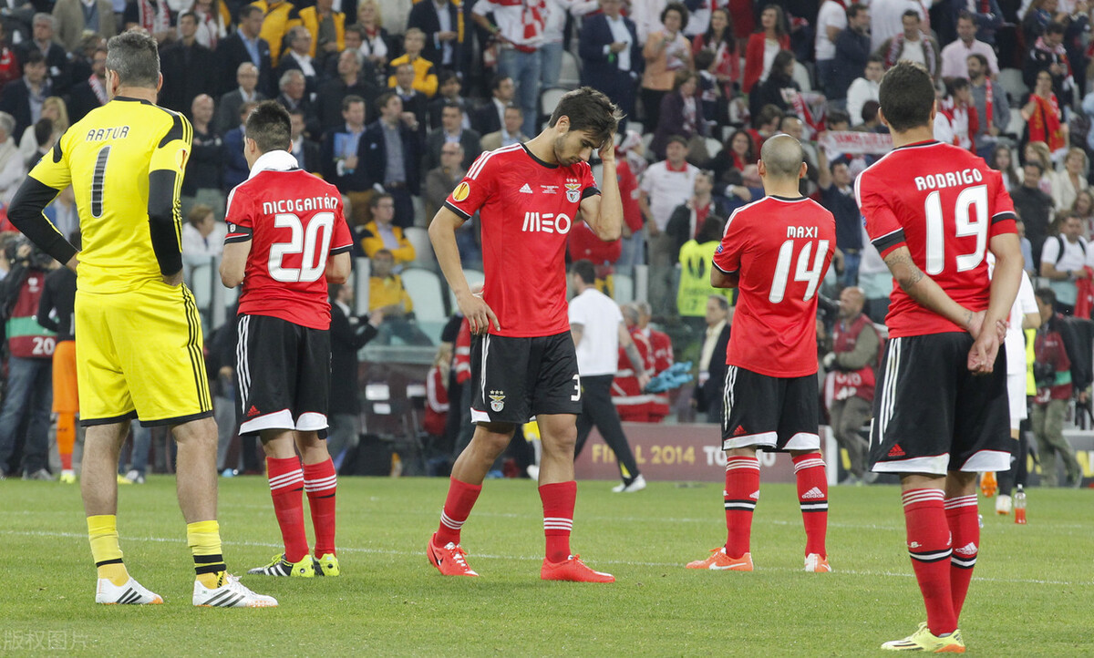 足球俱乐部logo鹰,世界各搏击俱乐部logo图片