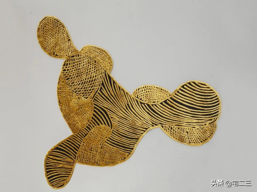 从KAWS、村上隆到草间弥生,为什么潮玩艺术也进军家居界了?