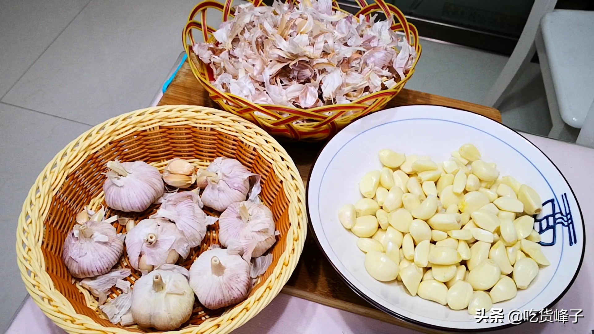 剥大蒜小妙招视频,剥大蒜有没有技巧