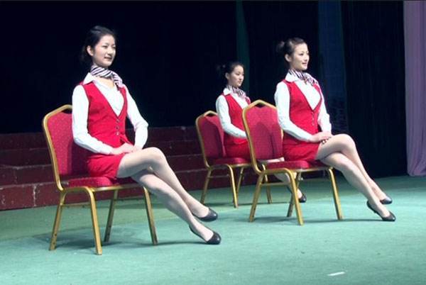 改善跷二郎腿的骨盆倾斜,骨盆倾斜可以反向跷二郎腿吗