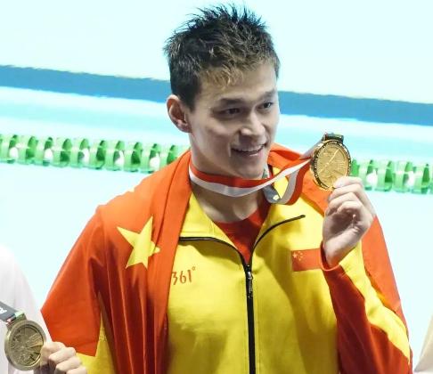 孙杨鞋开箱,孙杨跑鞋图片大全