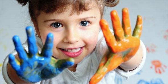 儿童绘画全家福心理解析,杂乱无章的画画看出孩子的性格