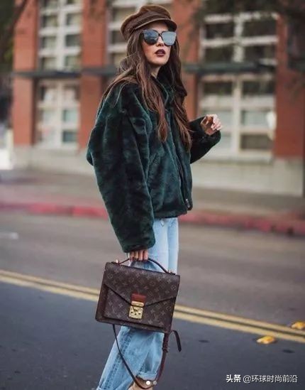 适合冬季脸大显脸小的帽子 (大圆脸适合什么帽子秋冬)