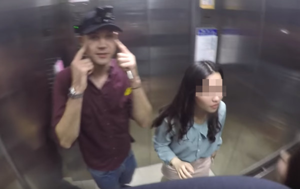 英国网红“搭讪大师”丹麦被捕，曾在亚洲五国*拍偷**撩妹视频惹众怒韩国警方对其发出红色通缉令