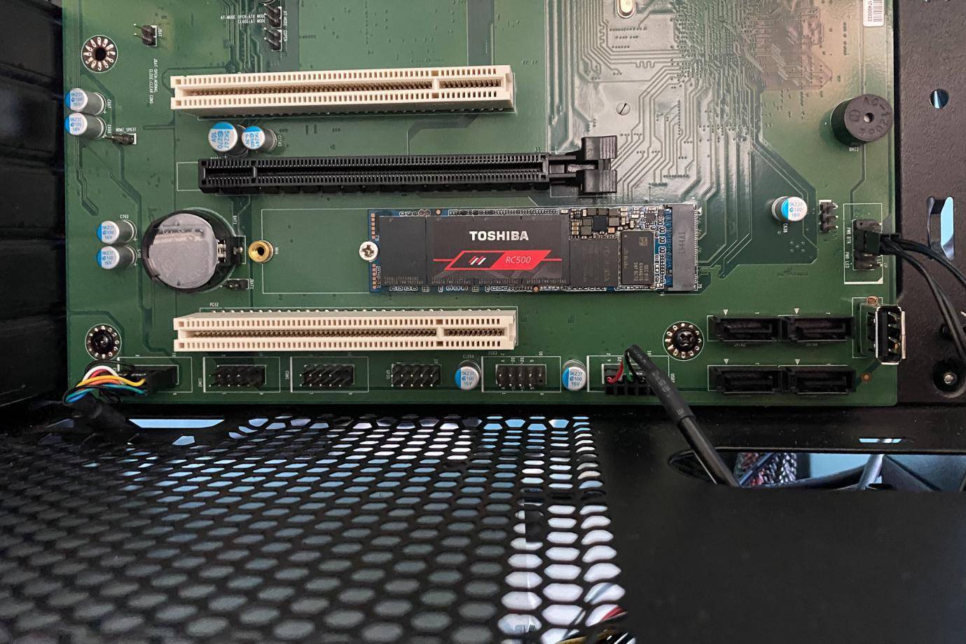 cpu安装在主板上还能拿下来吗,电脑换了主板和cpu需要重装系统吗