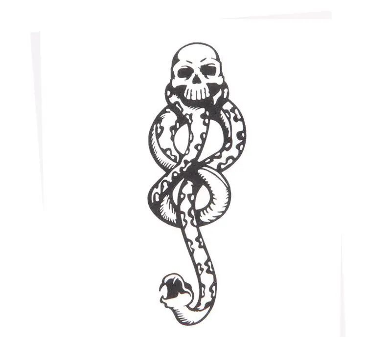 纹身从黑色变成青色了,纹身变成蜈蚣