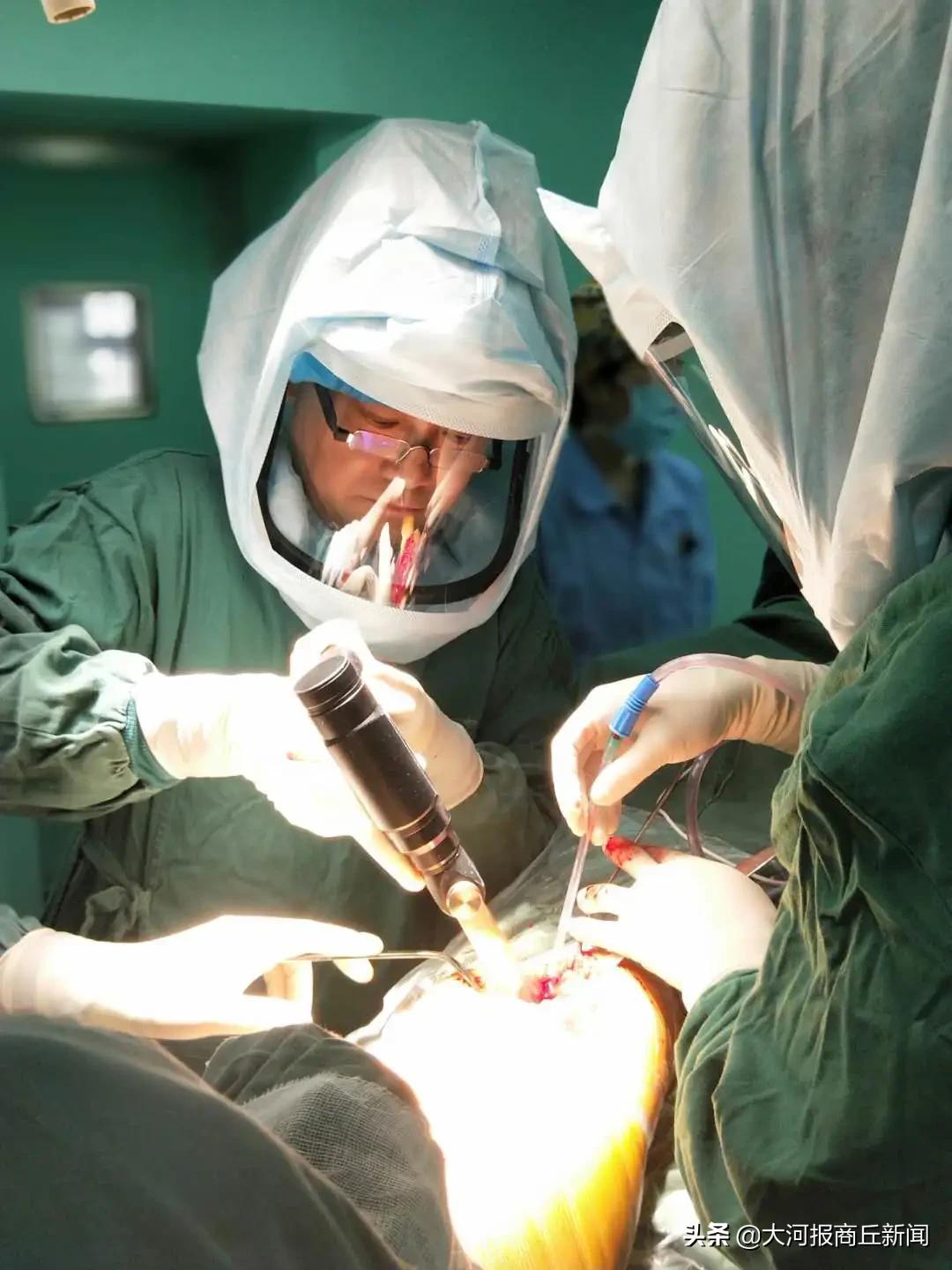 重塑健康!3小时4台关节置换圆满完成,柘城中医院再创新速度