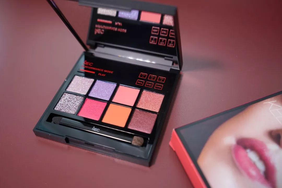 娇韵诗唇釉樱花限定,娇韵诗四色眼影02