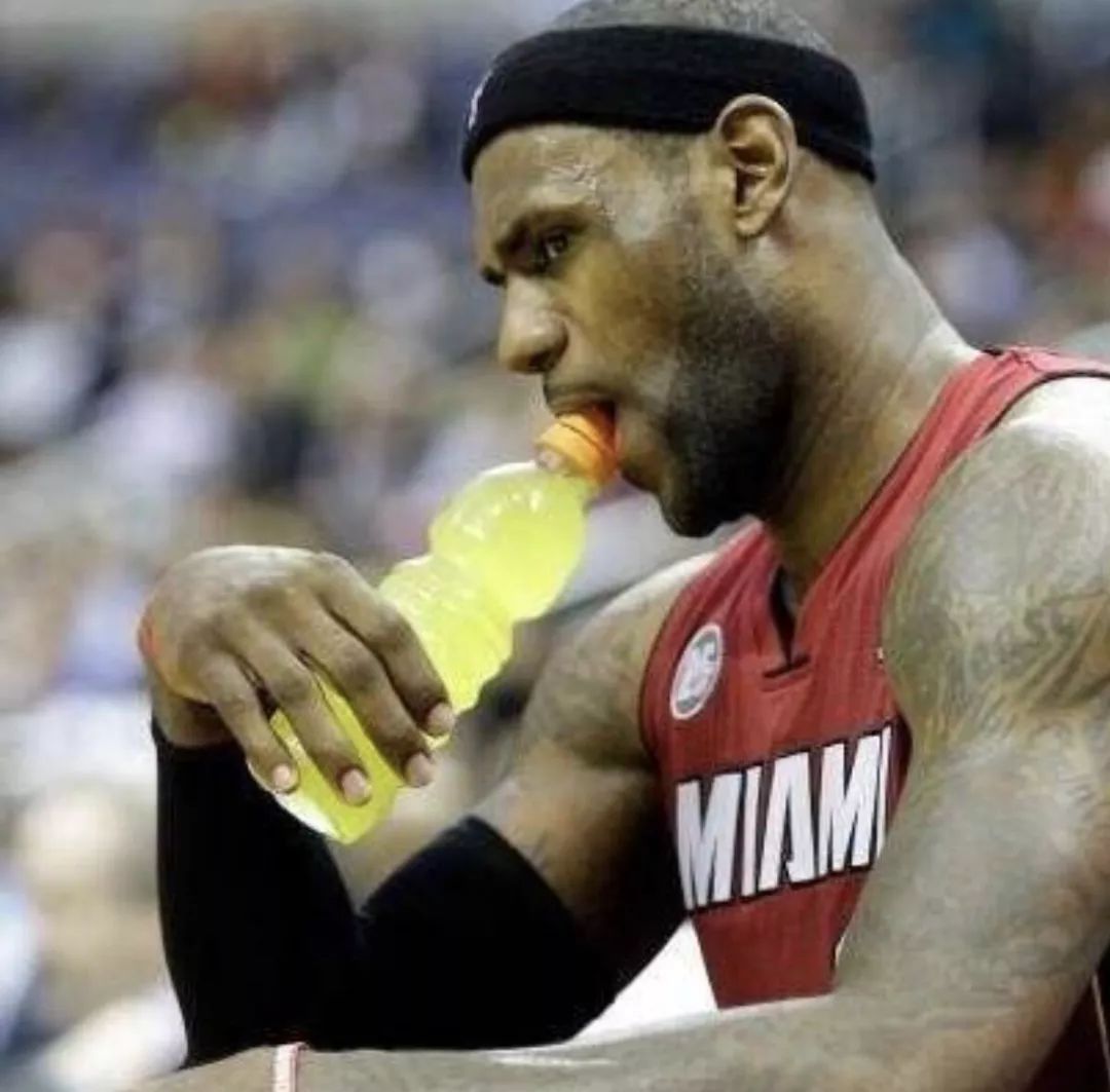 练着练着饿了怎么办？训练中的营养补充方法解密！