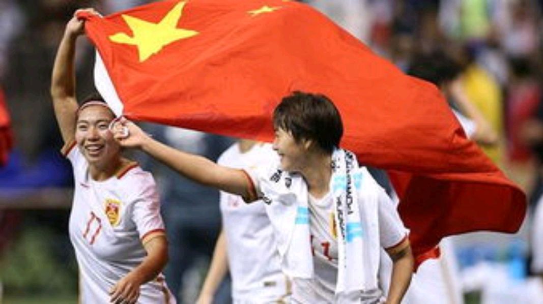 美女足队长再谈男女平等，郜林一句话秒替FIFA解围