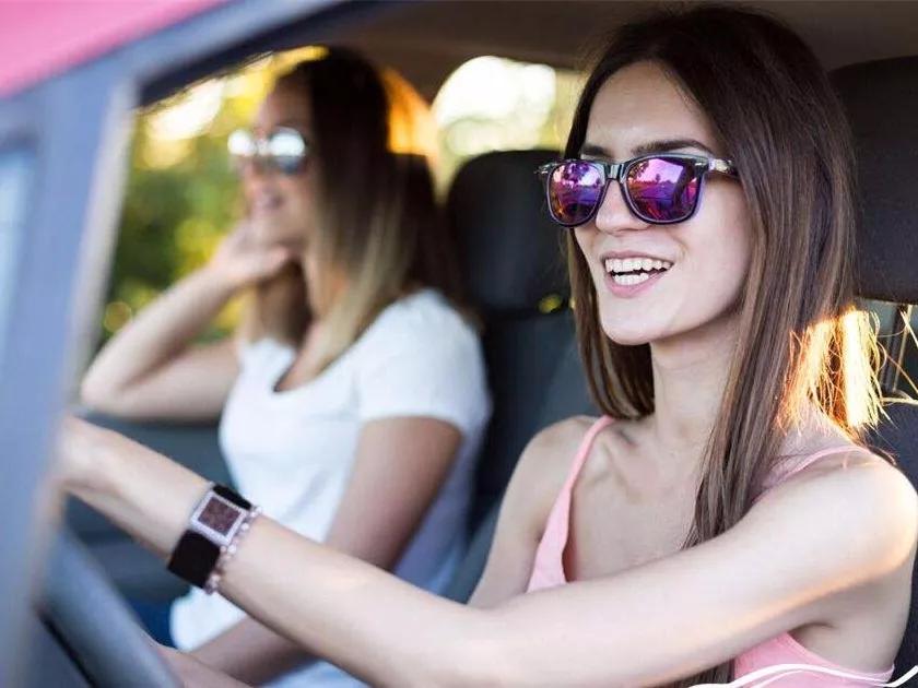 刺眼强光保证驾车安全,夏天开车阳光刺眼怎么解决