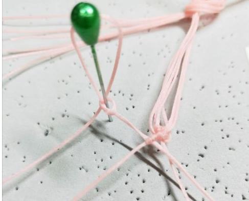 编织挂坠怎么编,简易四叶草编绳教程