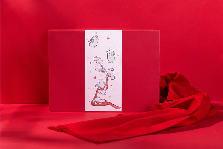 采紫禁红霞做围巾，轻暖丝滑，让你红运整年