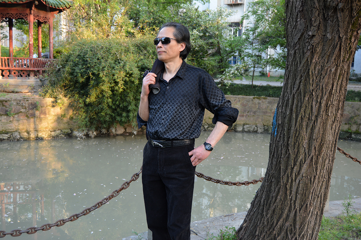 lv男士皮带哑光和亮头,时尚穿搭鳄鱼皮带