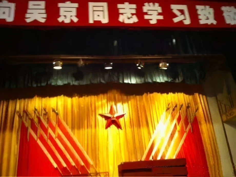 吴京儿子肌肉照,吴京儿子肌肉照片