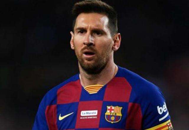 汉密尔顿梅西劳伦斯,汉密尔顿给梅西颁奖