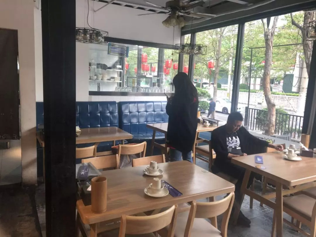 一天卖3万串的烧烤摊,烧烤只卖牛肉串