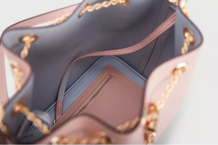 性价比高的大牌包包推荐,花几万买大牌包包到底值吗