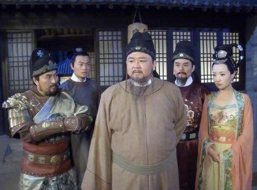 武则天年过76，仍与两位美貌男宠花天酒地，8年后才发现她真高明