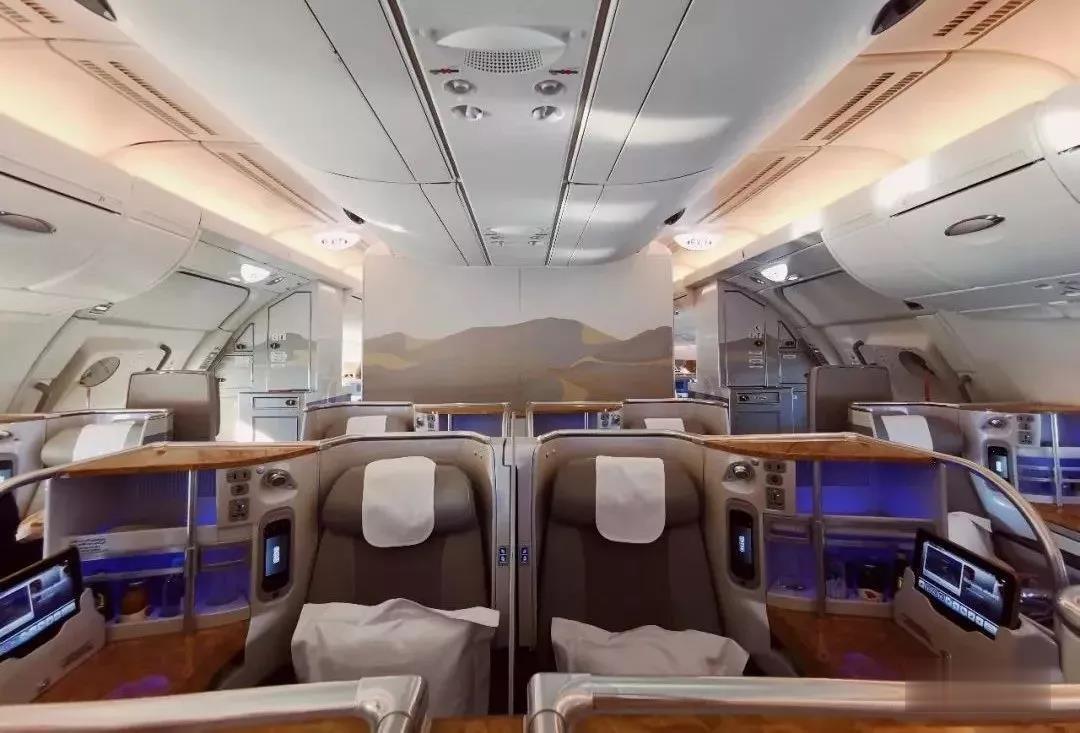 外航空姐制服大比拼 (外航制服赏析视频)