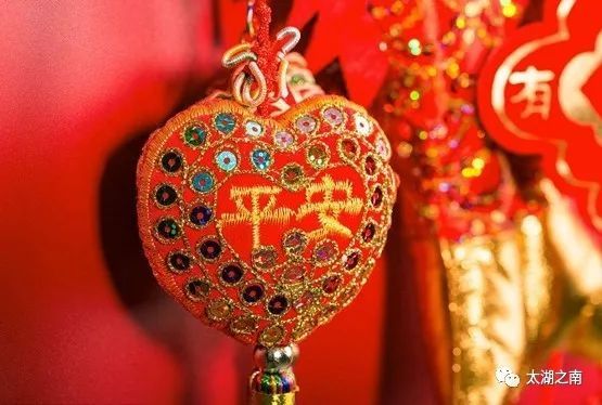 关于过春节的短诗词,10首描写春节的诗词佳句