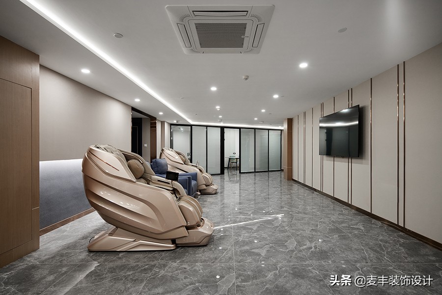 杭州豪华型汽车洗美店THEONE，1000㎡现代主义工装项目落地