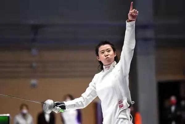 桓仁籍选手项译宣、赵国强代表辽宁队分别夺得女子重剑个人赛、男子赛艇轻量级双人双桨冠军