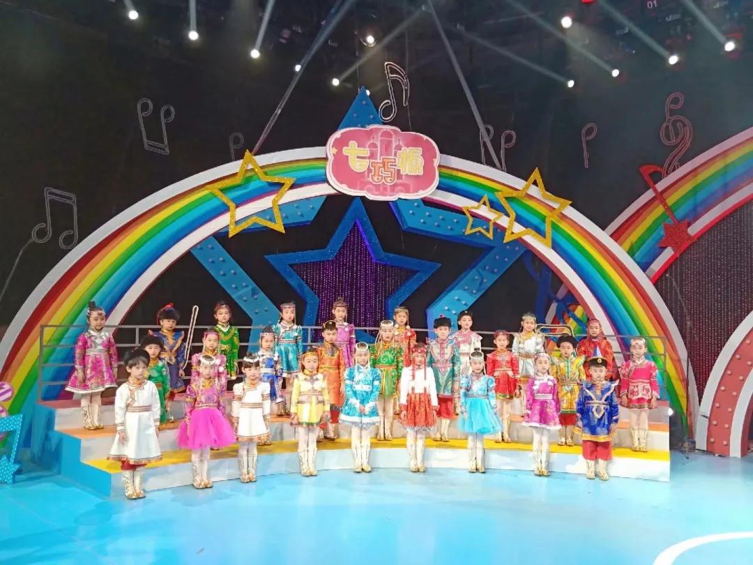 草原萌娃爱唱歌—科技少年宫朵丽雅幼儿合唱团《朵丽雅和小羊羔》