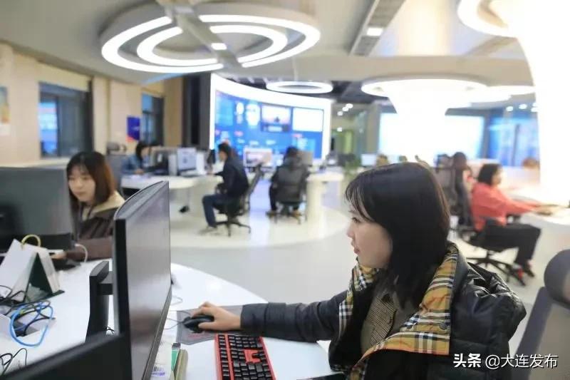 一起看大连的海景,大连的新媒体公司
