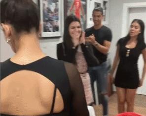 c罗回豪宅完整视频,c罗回里斯本给妈妈过生日