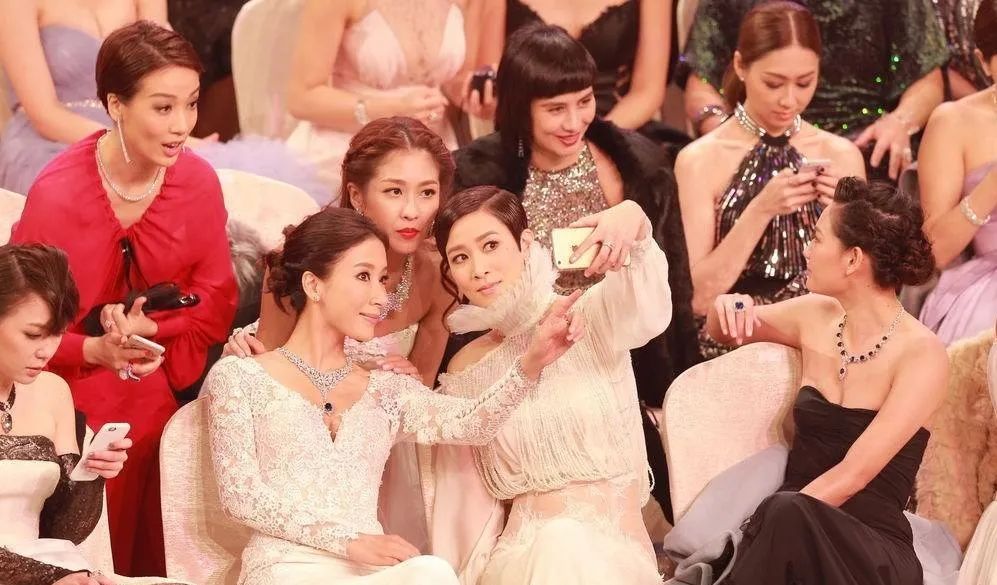 胡定欣播到一半就停更的电视剧,胡定欣tvb综艺睡前谈心选秀