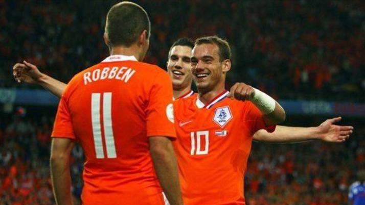 身穿橙色球衣的足球大师们！从克鲁伊夫到斯内德，绽放的郁金香