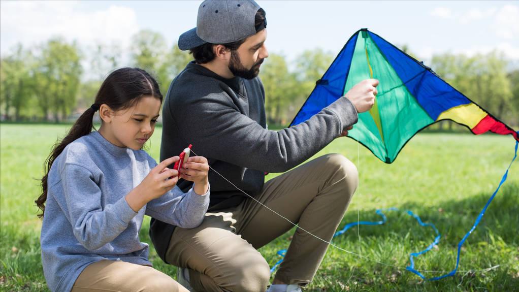 女儿十岁该如何与继父相处,15岁女儿和父母疏远