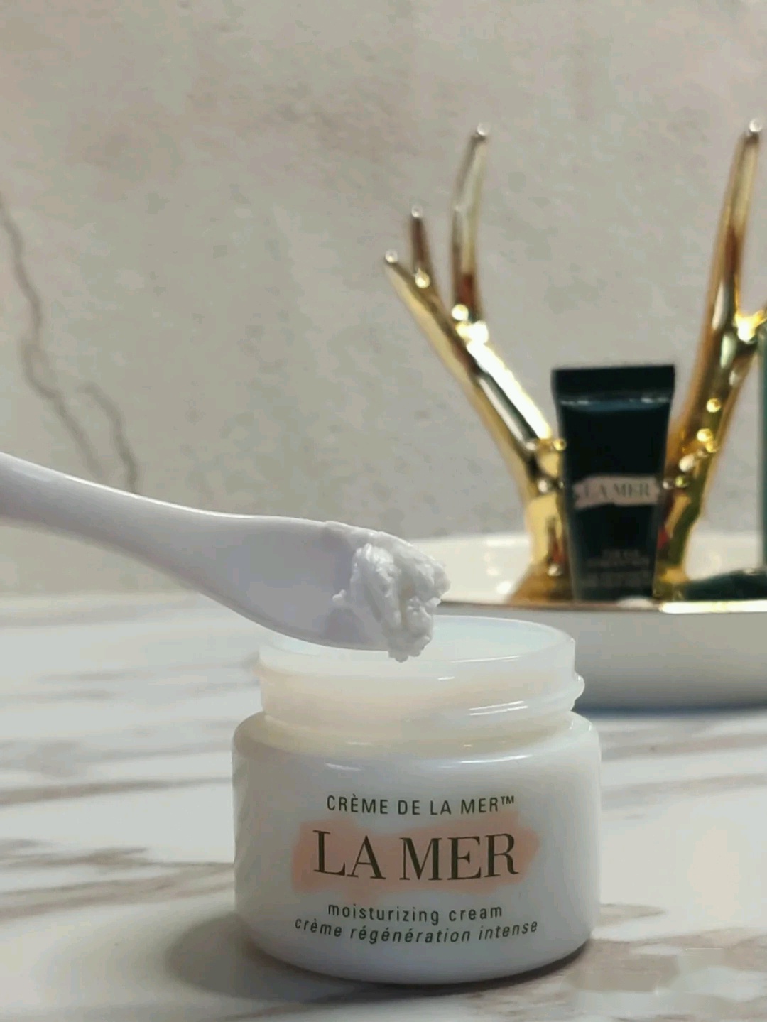 赫莲娜海蓝之谜适合什么皮肤,赫莲娜海蓝之谜哪个水好