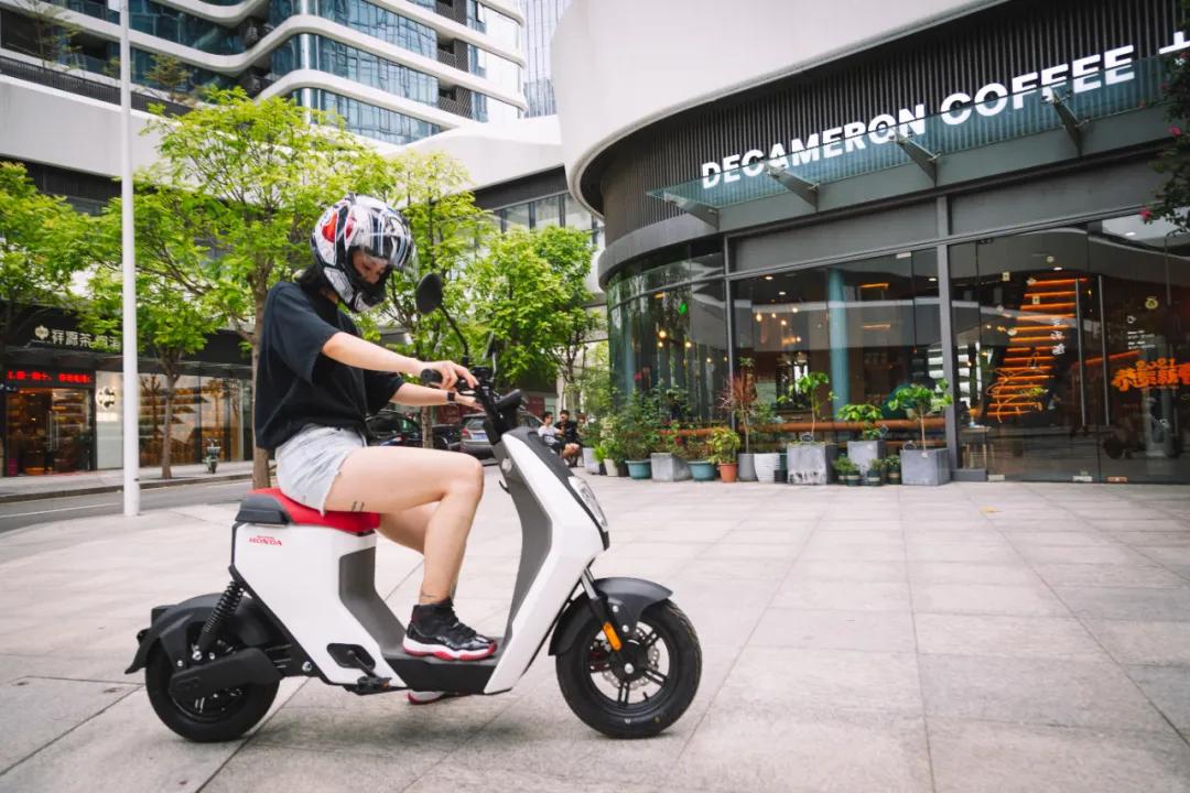 新大洲本田新s07和五羊本田ube对比,新大洲本田s08和五羊本田电动车