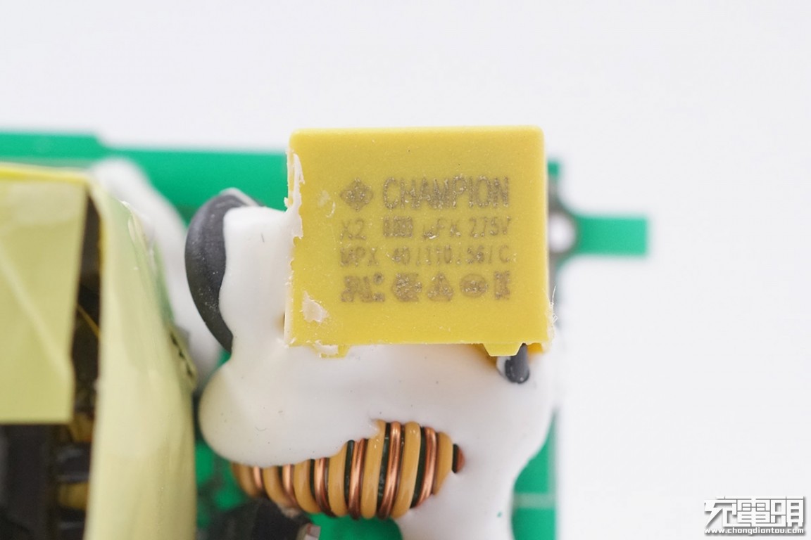 拆解华为5000mah充电宝,拆解60000ma充电宝