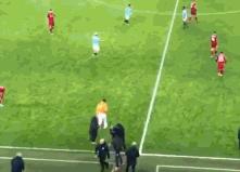 球场入侵事件,球员袭击女裁判