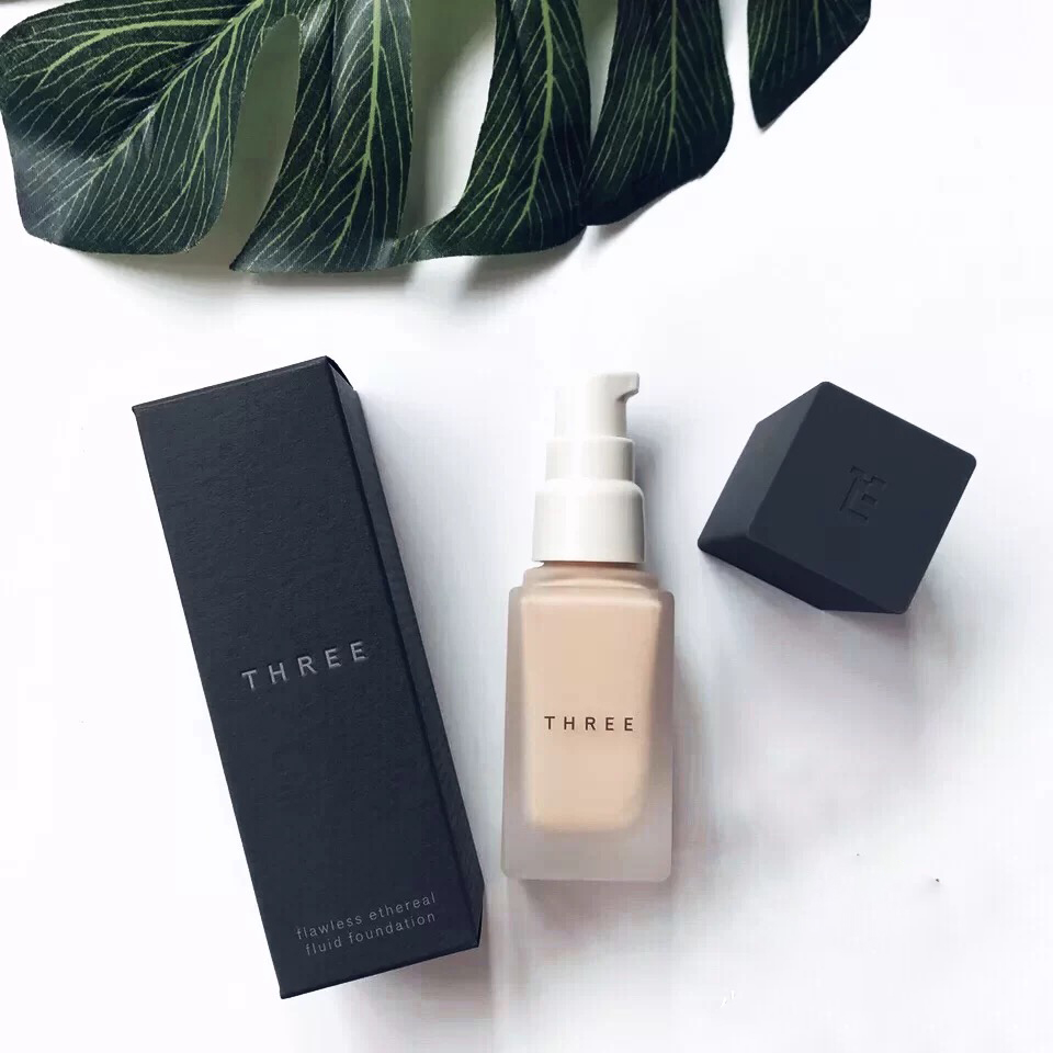 别听网红吹什么“平替”，这5款粉底液拔干又浮粉，真买了个寂寞