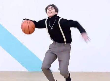 蔡徐坤干了啥坏事，为什么遭到全网黑？网友：我希望他去陪科比